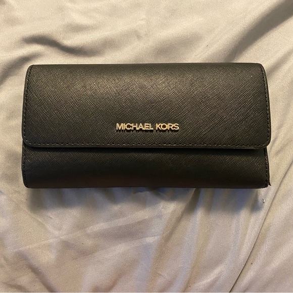 Michael Kors Purse & Wallet Bundle - Picture 4 of 16